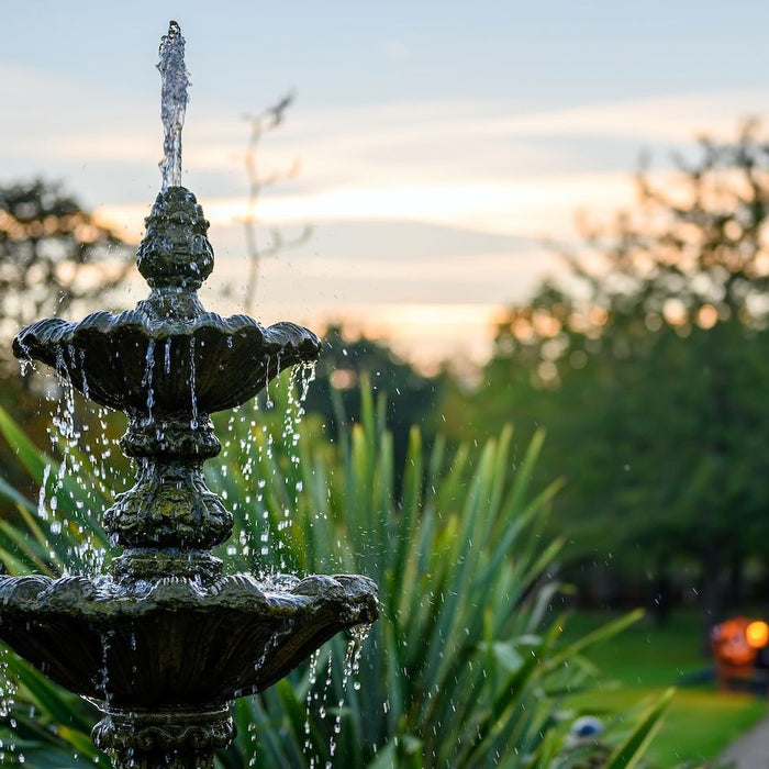 How Do Water Features & Pumps Work?