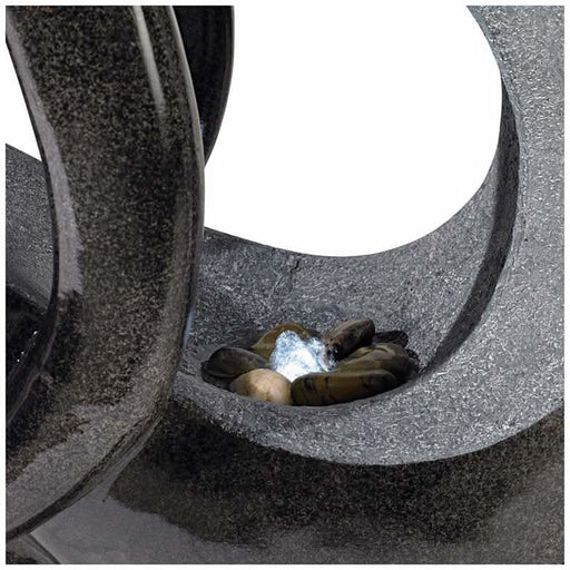 arc water feature showing water flow